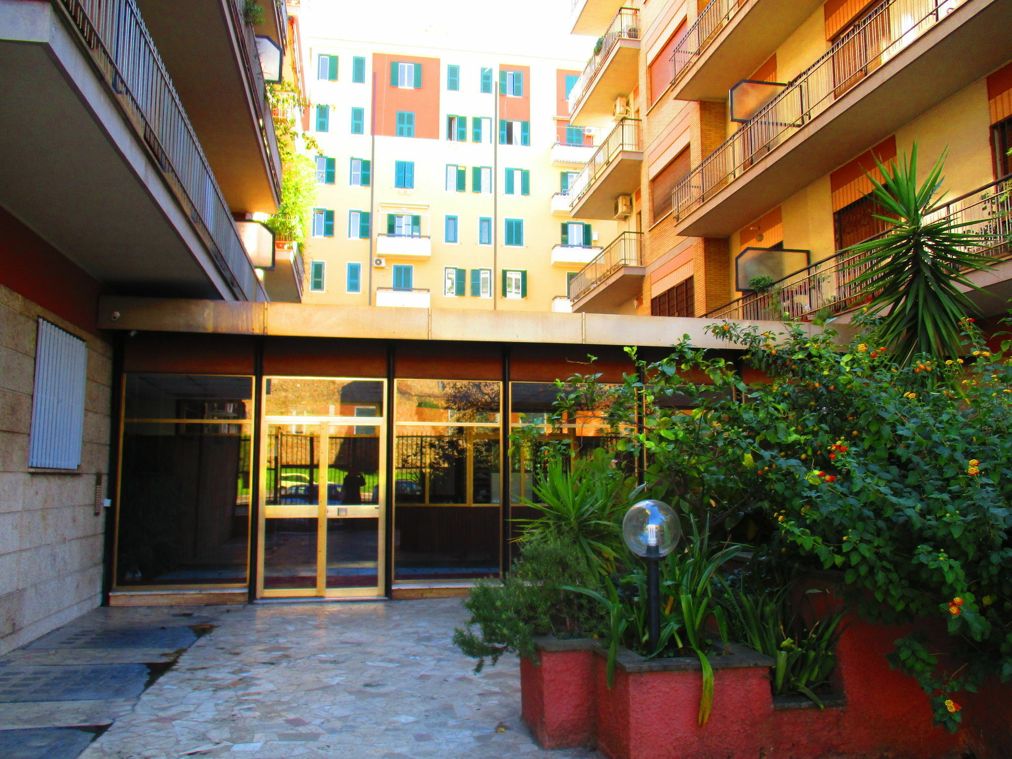 Maxim Rooms Rome Exterior photo